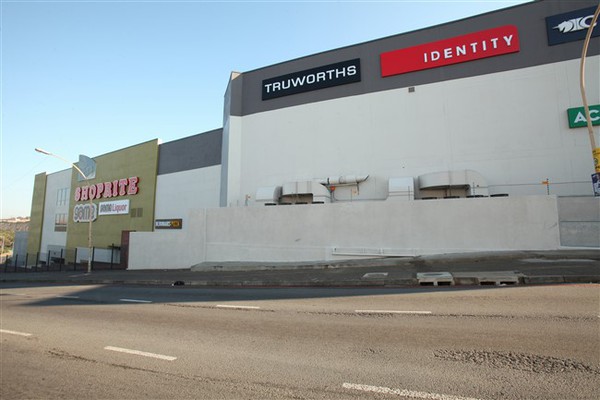 To Let Commercial Property for Rent in Parkside Eastern Cape